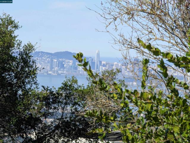 5 Besito Ave. @ Drury Rd., Oakland CA: https://media.crmls.org/mediaz/bfe1070f-534a-4236-8712-e68b1c2e8ba6.jpg