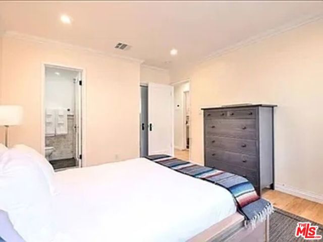1028 12th Street, Santa Monica CA: https://media.crmls.org/mediaz/bfe15db3-68fa-49da-bdcd-055f7a7c9493.jpg