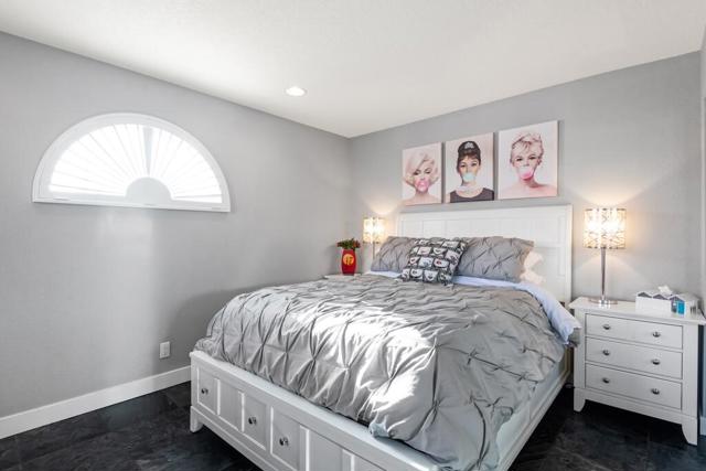 153 Desert Falls E Drive, Palm Desert CA: https://media.crmls.org/mediaz/bfe18157-58bc-430d-abf4-67427c8edfd1.jpg