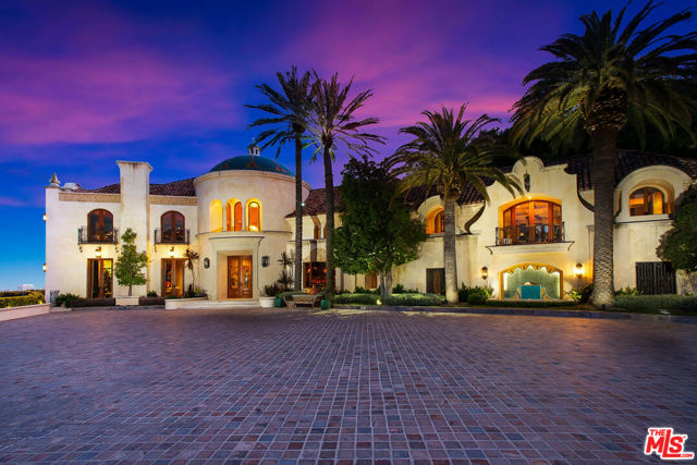 10066 Cielo Drive, Beverly Hills CA: https://media.crmls.org/mediaz/bfe1862f-7194-433f-a1ae-d9cb95b622ce.jpg