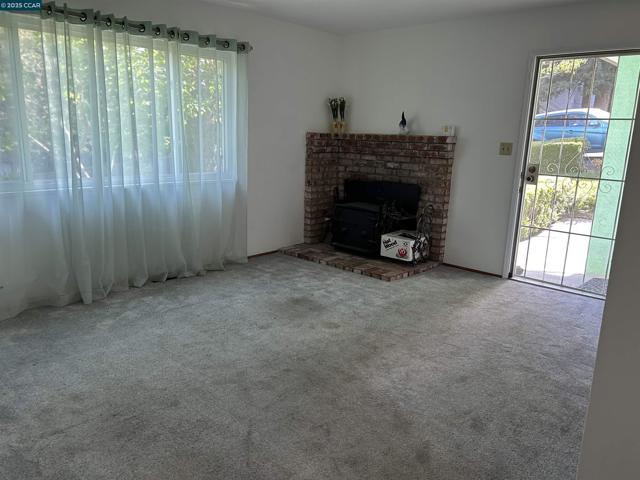 826 Veale, Martinez CA: https://media.crmls.org/mediaz/bfe40bf9-4a6e-4f1c-9c07-def4a37c8962.jpg