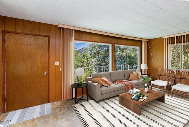 1372 Inverness Drive, Pasadena CA: https://media.crmls.org/mediaz/bfe42d77-fc36-4611-a46c-4605014741aa.jpg