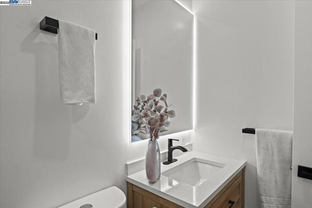 5277 Winifred Dr, Castro Valley CA: https://media.crmls.org/mediaz/bfe476dc-f2b0-41dc-8c05-bcfefb5e1922.jpg