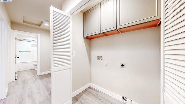 21451 Phoenix Lake Rd, Sonora CA: https://media.crmls.org/mediaz/bfe51762-8d54-4db3-b634-2e4057138016.jpg