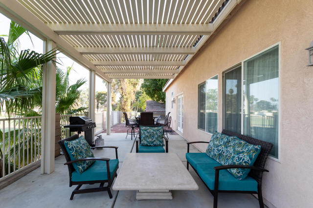48305 Pic Way, Indio CA: https://media.crmls.org/mediaz/bfe5dfe8-ad53-467b-9bcb-8b745ceacd5b.jpg
