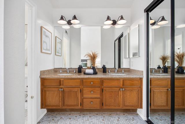 1009 Paseo La Cresta, Chula Vista CA: https://media.crmls.org/mediaz/bfe6045e-d809-4cfe-8cd4-14d815a4d751.jpg