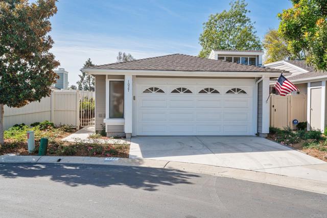 Detail Gallery Image 1 of 1 For 1027 Gleneagles Pl, Vista,  CA 92081 - 2 Beds | 2 Baths