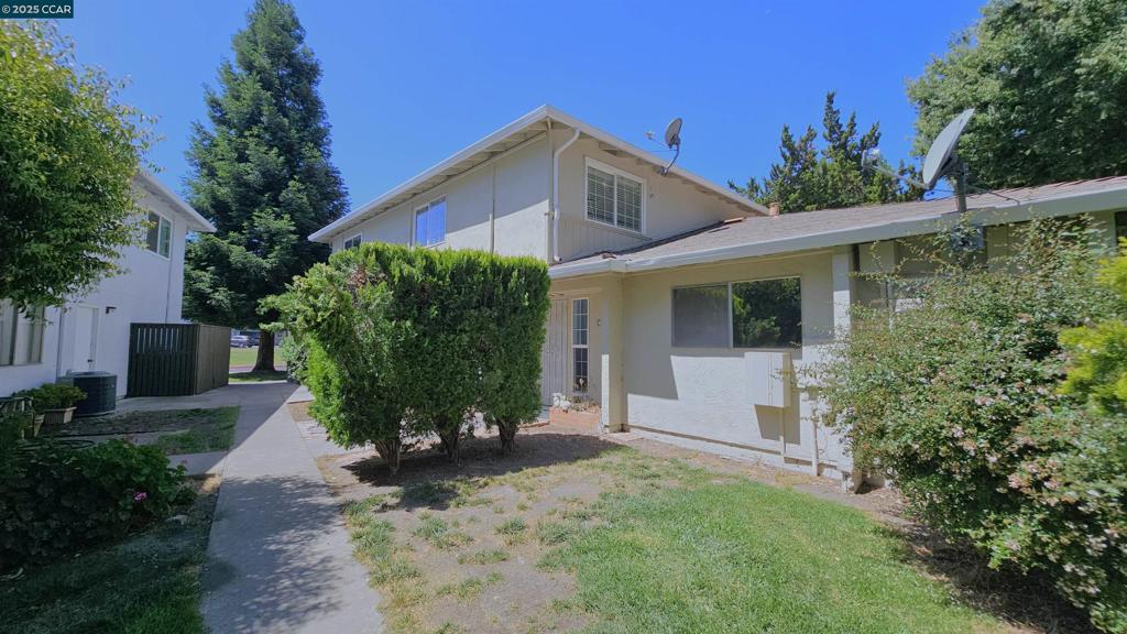 1446 Del Rio Cir