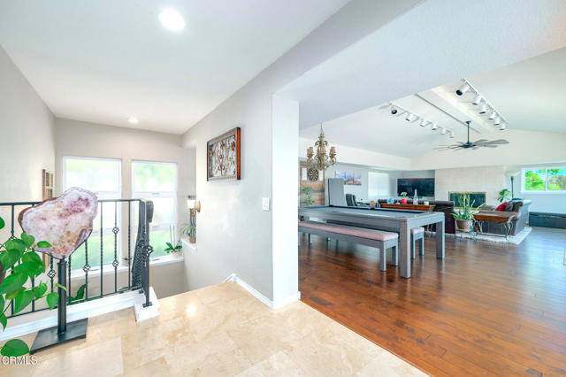 2207 Terra Bella Lane, Camarillo CA: https://media.crmls.org/mediaz/bfe6e599-3a75-42cf-bd20-56aa331d05e3.jpg
