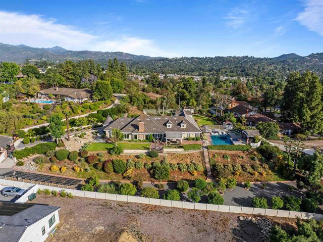 17502 Corte Lomas Verdes, Poway CA: https://media.crmls.org/mediaz/bfe7c757-aa1c-4b1a-ad53-083c1379aee1.jpg