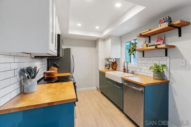 4212 Maryland St, San Diego CA: https://media.crmls.org/mediaz/bfe82750-c0be-4222-8c13-9b8d978355c7.jpg