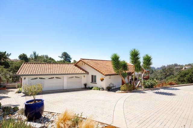 18530 Berta Ridge Place, Salinas CA: https://media.crmls.org/mediaz/bfe83161-043c-48d9-87a8-992856e2248e.jpg