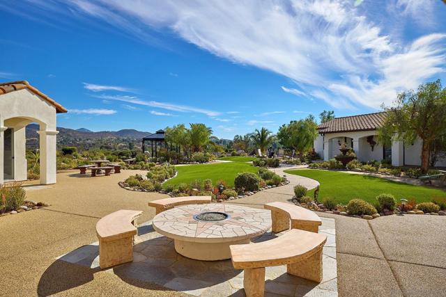 17010 Butterfield Trl, Poway CA: https://media.crmls.org/mediaz/bfe96b76-33fa-499d-8487-b0eb32d9fc6a.jpg