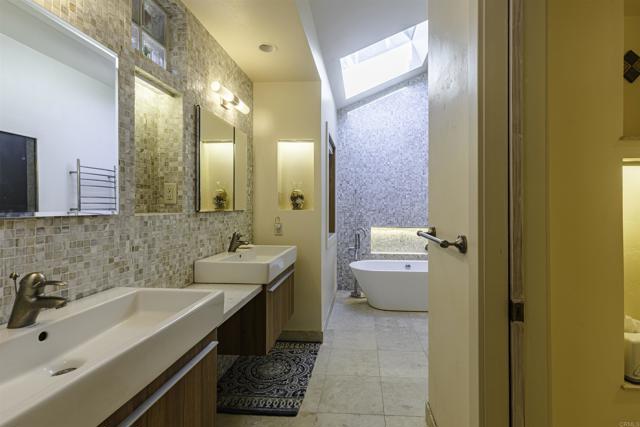 Detail Gallery Image 13 of 33 For 3540 Oak Pl, Carmel,  CA 93923 - 4 Beds | 3 Baths