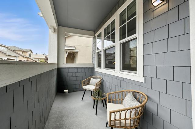 3410 Pyramid Way, Mountain View CA: https://media.crmls.org/mediaz/bfe99ef7-fb09-4f2d-85fd-ee464cf7491c.jpg