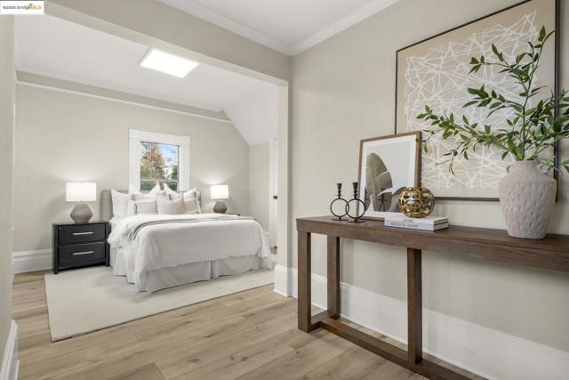 2050 E 30Th St, Oakland CA: https://media.crmls.org/mediaz/bfe99fdc-cbe5-4802-83f8-c64fb15d5ec3.jpg