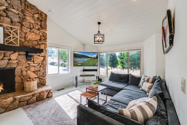 1501 Hidden Valley Road, Soquel CA: https://media.crmls.org/mediaz/bfeaa614-48cf-4e49-a03a-a4ff444499df.jpg