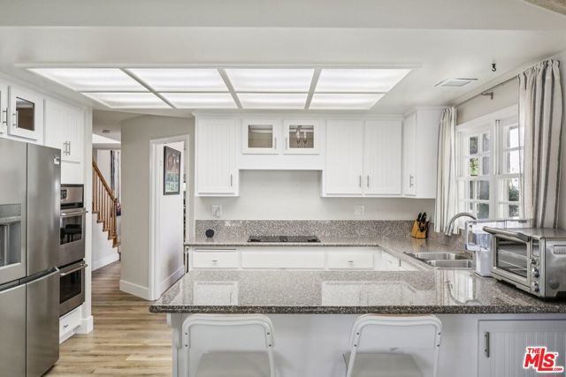 5946 E Calle Principia, Anaheim CA: https://media.crmls.org/mediaz/bfeb7e9e-71fc-4d31-830c-e52a4a3050a9.jpg