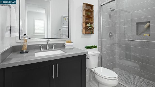 2892 Lakeshore Avenue, Tracy CA: https://media.crmls.org/mediaz/bfebd64b-0ad2-4ac4-b7fc-d967353846dc.jpg