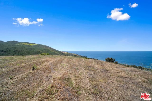 4250 Decker Edison Road, Malibu CA: https://media.crmls.org/mediaz/bfec0183-8b9a-4b4c-8dd4-72081bf245fb.jpg