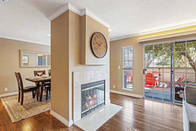 5409 Cameo Ct, Pleasanton CA: https://media.crmls.org/mediaz/bfec8d00-7a52-458f-85ec-240f7da6d444.jpg