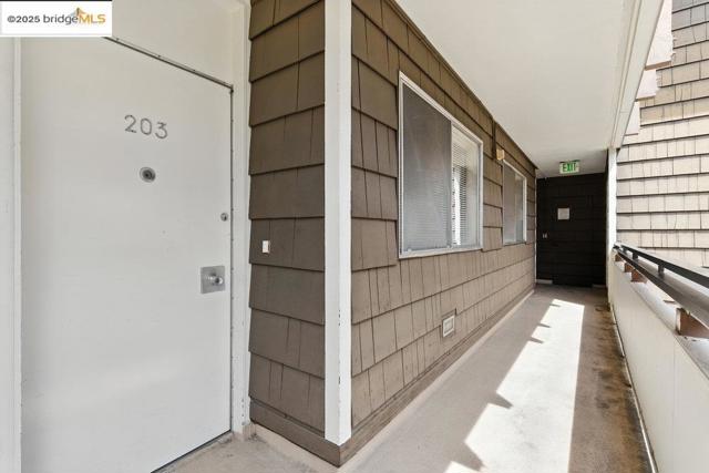 2601 College Ave, Berkeley CA: https://media.crmls.org/mediaz/bfeccf73-09c3-4873-b5cd-192f3e89d441.jpg