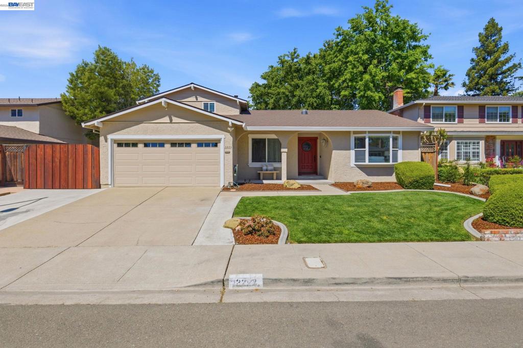 2223 Camino Brazos
