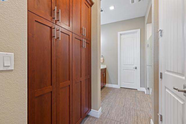 1835 Riesling Cir, Brentwood CA: https://media.crmls.org/mediaz/bfef557d-9813-4150-a4ec-ac765a53f5f4.jpg