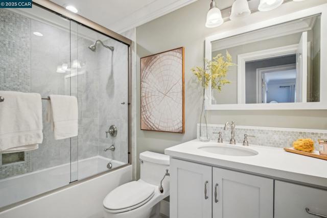 12994 Hawkins Dr, San Ramon CA: https://media.crmls.org/mediaz/bfeffdd0-9bf7-4494-8ba8-5ff5c8cdadfc.jpg