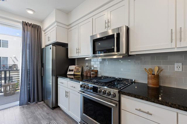 29231 Hub Ct, Hayward CA: https://media.crmls.org/mediaz/bff04911-968f-4459-9d6f-b068fb0b3f44.jpg