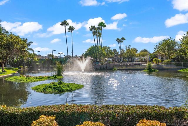18622 Caminito Cantilena, San Diego CA: https://media.crmls.org/mediaz/bff0902b-334e-44ed-8d55-1019a5f8f533.jpg