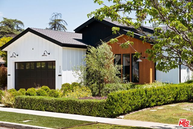 5328 Allott Avenue, Sherman Oaks CA: https://media.crmls.org/mediaz/bff0bd5d-fcde-4556-9663-140265dfc869.jpg