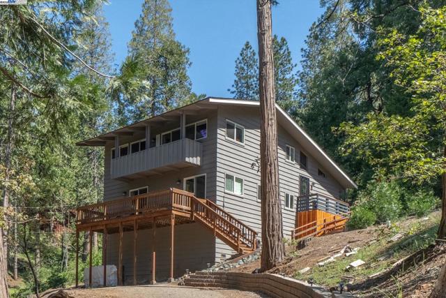 2190 Patricia Ln, Arnold CA: https://media.crmls.org/mediaz/bff19d50-a381-46c5-8848-ed927df883e3.jpg