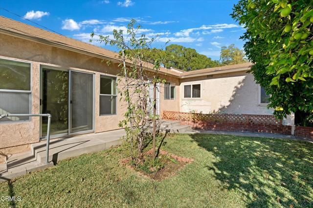 Detail Gallery Image 34 of 49 For 3942 Los Olivos Ln, Glendale,  CA 91214 - 3 Beds | 2 Baths