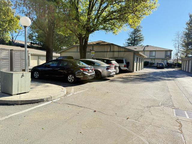 2701 Lone Bluff Way, San Jose CA: https://media.crmls.org/mediaz/bff35ebd-486d-4711-af3b-4b6cb8827cf5.jpg