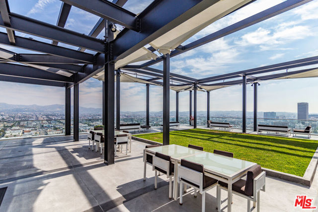 3810 Wilshire Boulevard, Los Angeles CA: https://media.crmls.org/mediaz/bff3c862-d063-4499-b327-c576d8abd66c.jpg