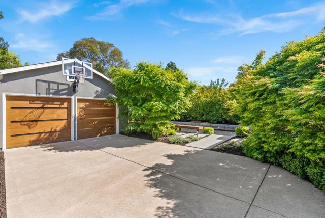 113 Wildwood Avenue, San Carlos CA: https://media.crmls.org/mediaz/bff4c0fc-1481-4f7e-a783-424e682cca02.jpg