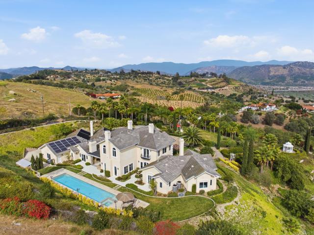 Detail Gallery Image 5 of 74 For 3611 Monserate Hill Ct, Fallbrook,  CA 92028 - 4 Beds | 4/1 Baths