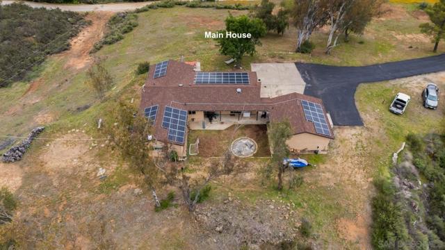 21908 Japatul Ln, Alpine CA: https://media.crmls.org/mediaz/bff5c420-ce37-4833-b5d8-590d2c1af8ac.jpg