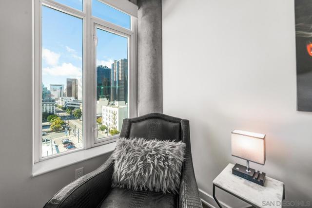1080 Park Blvd, San Diego CA: https://media.crmls.org/mediaz/bff7e8c1-0bd7-4047-934a-709a685a4da2.jpg