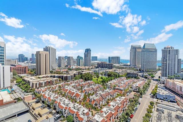 700 W E St, San Diego CA: https://media.crmls.org/mediaz/bff897b3-d521-460c-8073-7121b6d0ae67.jpg