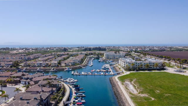 4282 Tradewinds Drive, Oxnard CA: https://media.crmls.org/mediaz/bff8c71a-6784-4a62-8419-7604f149d786.jpg