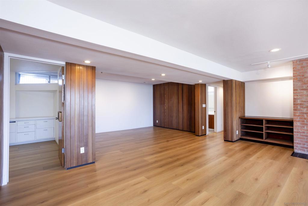 MLS #250043827SD image #21