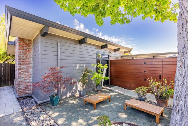 582 Morse Avenue, Sunnyvale CA: https://media.crmls.org/mediaz/bff93c56-312b-4f42-9d29-5d081f4b9027.jpg