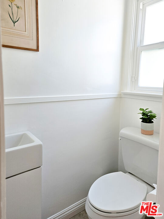 3780 Beethoven Street, Los Angeles CA: https://media.crmls.org/mediaz/bff944c4-29e5-44c5-9d08-1041e78aa923.jpg
