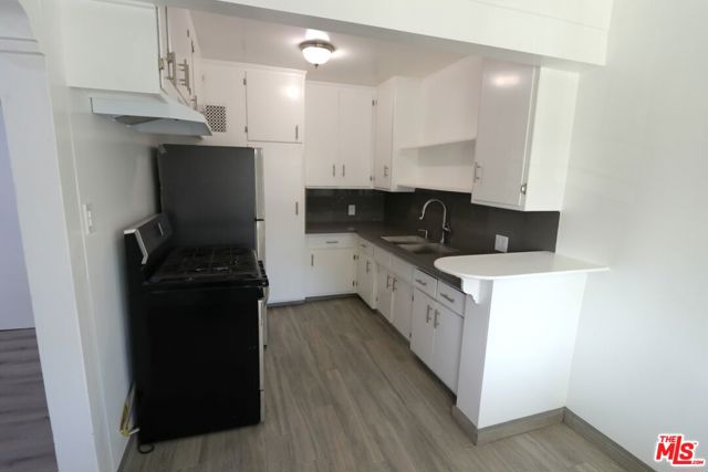 183 West Elmwood Avenue, D photo 10
