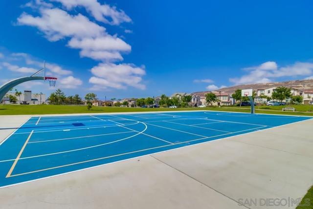 1225 Camino Avalon, Chula Vista CA: https://media.crmls.org/mediaz/bffa6746-f95d-4203-8fad-0302f5a56415.jpg