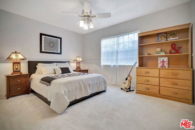 5252 Vanalden Avenue, Tarzana CA: https://media.crmls.org/mediaz/bffaa2a9-c7f2-4635-92a0-0449cc6a2f30.jpg