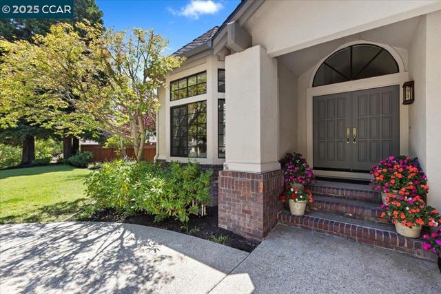 4101 Fox Creek Ct, Danville CA: https://media.crmls.org/mediaz/bffab856-bcc1-4acc-ab8f-8e4add6a4e00.jpg