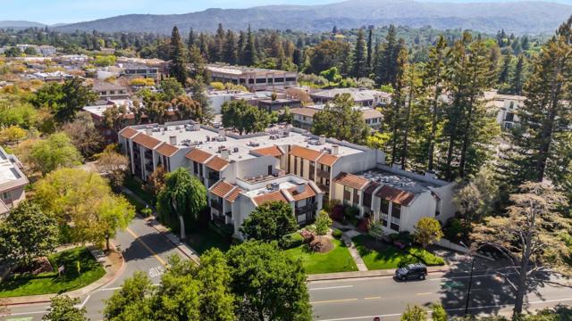226 W Edith Avenue, Los Altos CA: https://media.crmls.org/mediaz/bffb4beb-0a0e-4ca6-a753-cd328802c28d.jpg